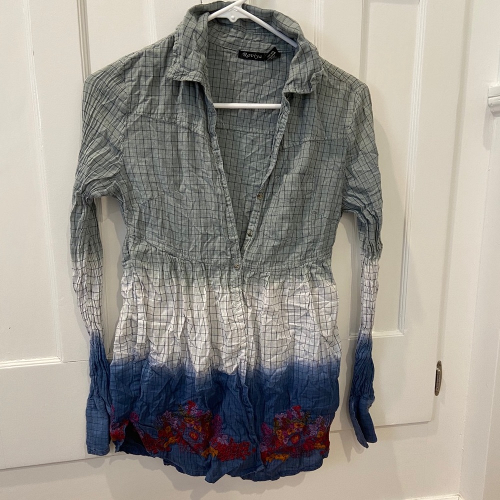 Raviya Dip Dyed Tunic with Embroidered Flowers